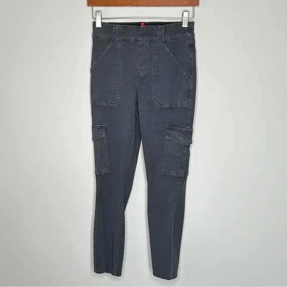 Spanx Gray Stretch Cargo Pants Size Small Petite Classic Cargo Slimming Classic - Picture 2 of 9
